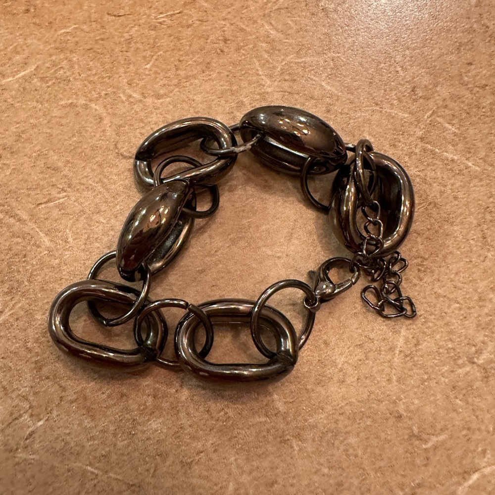 Metal bracelet